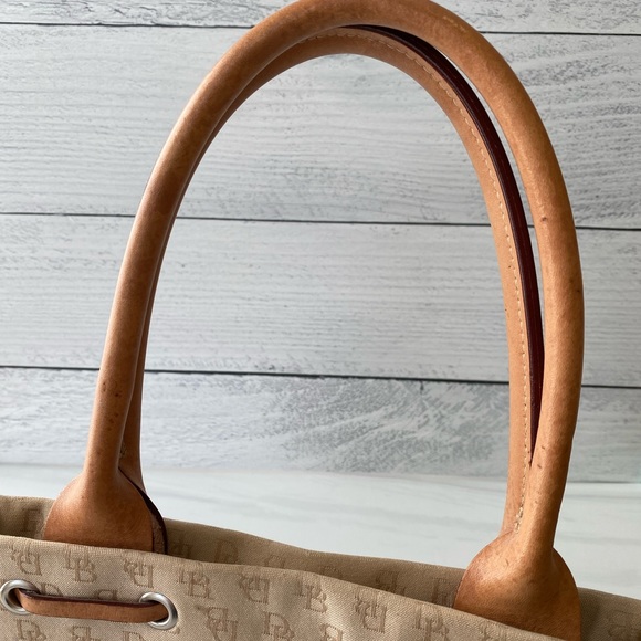 Dooney & Bourke | vintage natural beige handbag - Picture 6 of 9